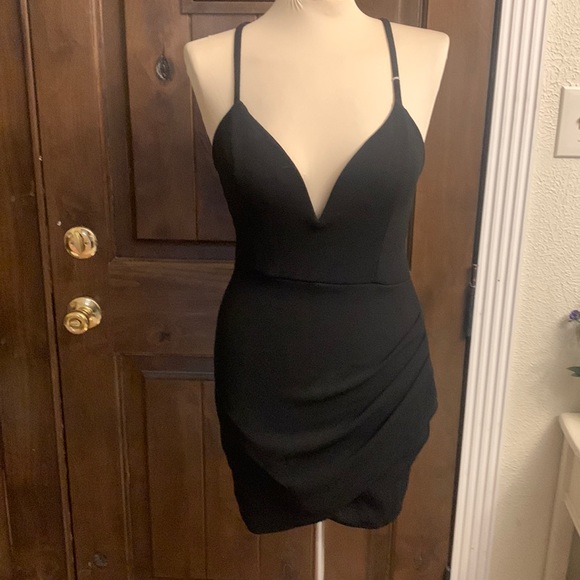 Dresses & Skirts - Sexy black dress